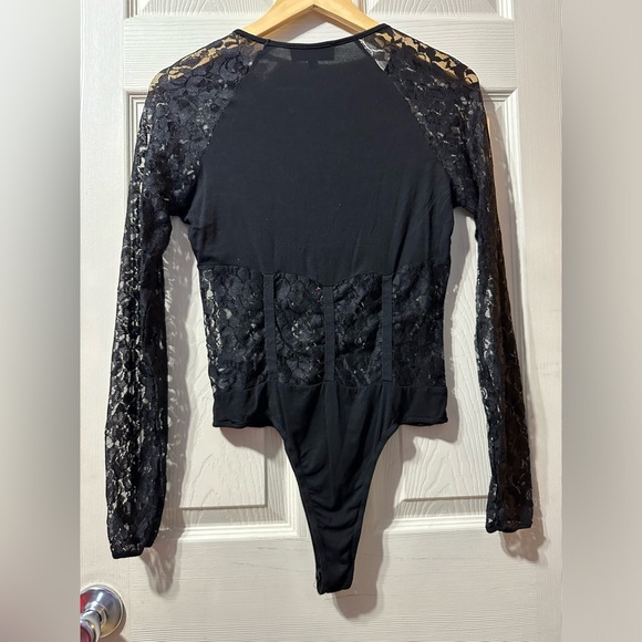 Lulus Black Lace see true top size Medium - Picture 4 of 15
